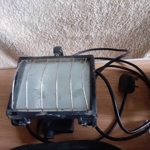 27 - Electric flood light model number NX-118A. Working