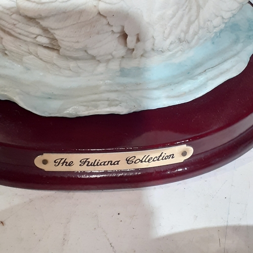 105A - A selection of mixed collectibles. Includes a G. Wurm collectible House, Wedgewood Royal Plate, The ... 