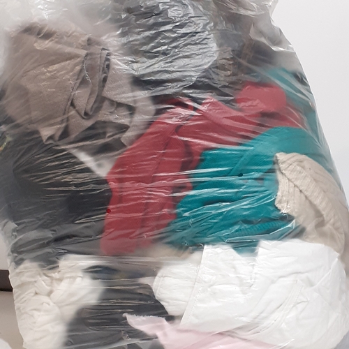 459A - Bag of women's clothes. Unsorted but looks clean and good condition.