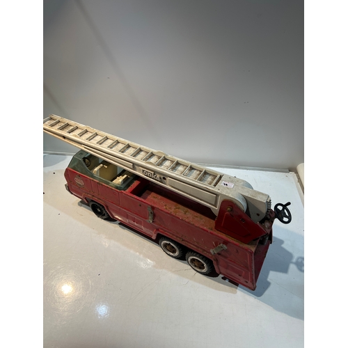 122 - Large Tonka fire engine in played with condition