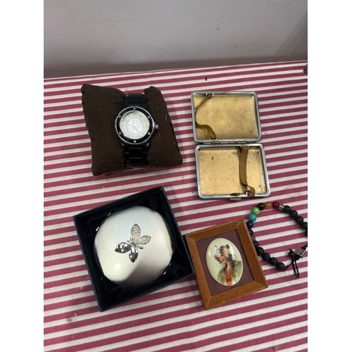 419 - Lot to inc cigarette case, watch, compact, bracelet and more