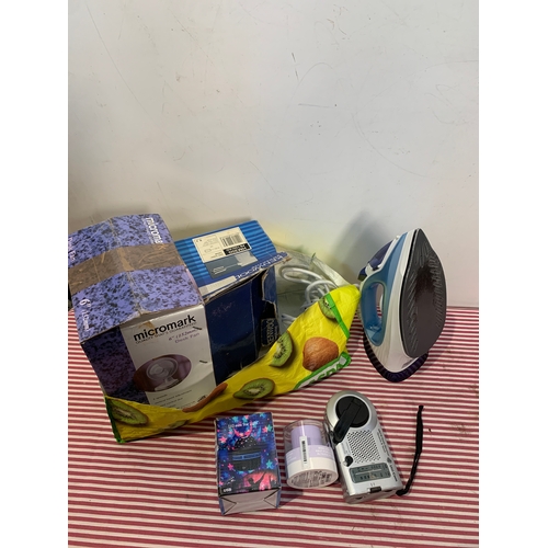 560 - Mixed lot inc iron, Bluetooth speaker, desk fan and hand mixer