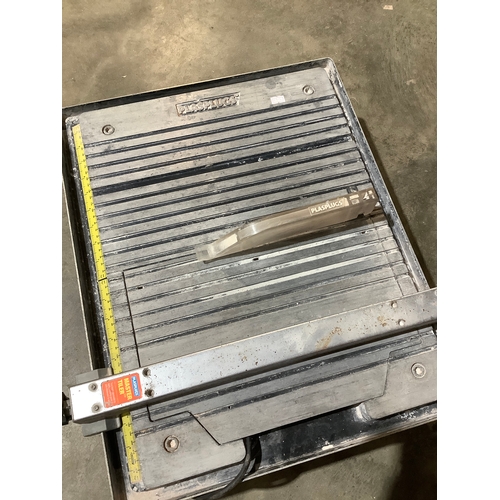 677 - Plasplugs Tile cutter