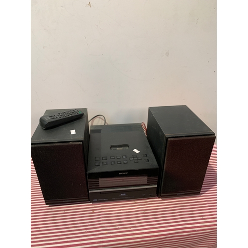 689 - Sony CMT-BX70DBi micro hifi with remote control