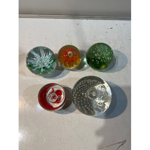 208 - 5x bubble effect glass paper weights