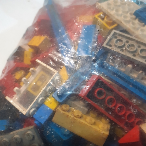 117A - Over a kilo of original genuine Lego.