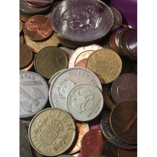 450A - COINS : Large tub of mixed coinage (silver noted)