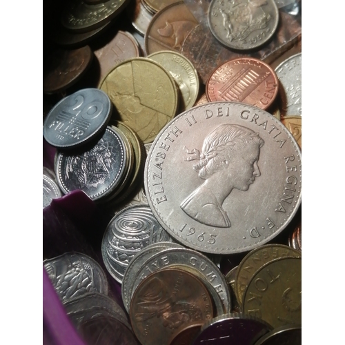 450A - COINS : Large tub of mixed coinage (silver noted)