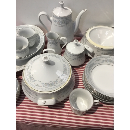 237 - Royal ming fine china large set includes; 6 large plates, 6 bowls, 6 side plates, 6 cups, only 5 sau... 