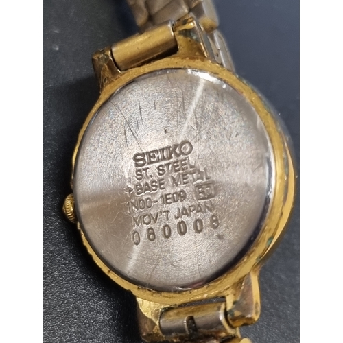 22 - Seiko gold coloured watch with spare links