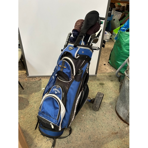 486 - Callaway Golfing Kart with a selection of clubs