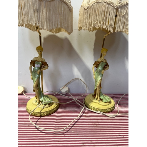 40 - Pair of matching lady figurines lamps - 60cm tall