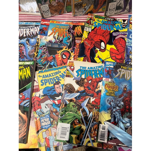 41 - Quantity of vintage amazing spider man comics - mainly 90s era