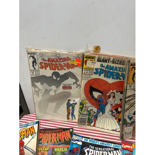 41 - Quantity of vintage amazing spider man comics - mainly 90s era