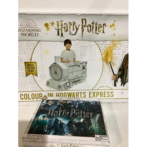 325 - Harry Potter colour in Hogwarts express train plus Harry Potter jigsaw