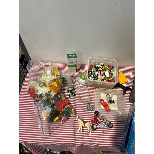 345 - Quantity of children’s games of mainly playmobil