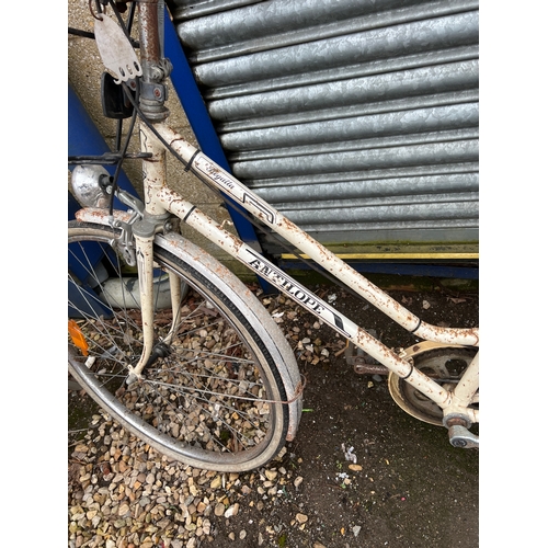 515 - Vintage Regatta antilope bicycle - in need of some TLC