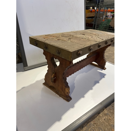 489 - Heavy garden bench - wooden frame with tiled top and brass surround