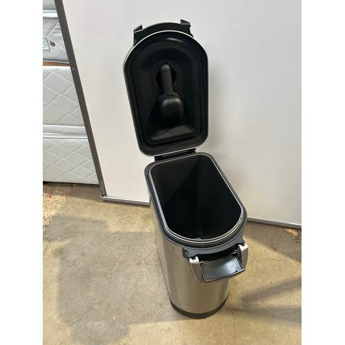 472 - Simplehuman Dog Food Bin