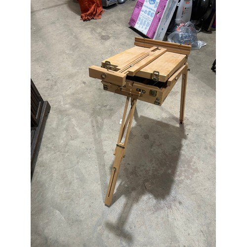 413 - Extendable Artists Easel with in-built storage drawer