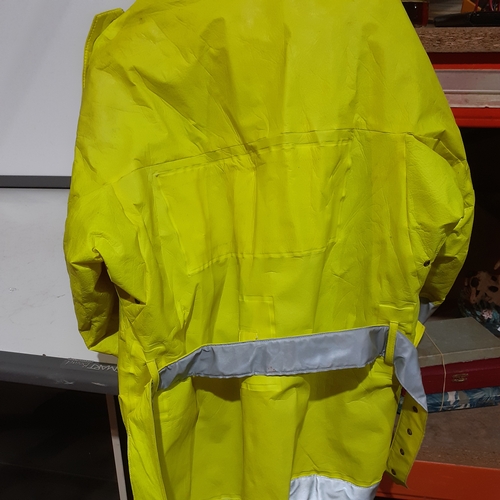 7 - Hi vis lined ans padded Macbean jacket. Goid clean condition. No size - approx small/med