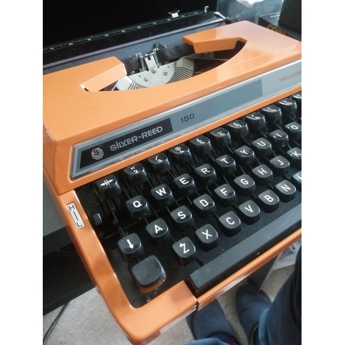 52A - Typewriter Silver Reed 150 in superb condition with case