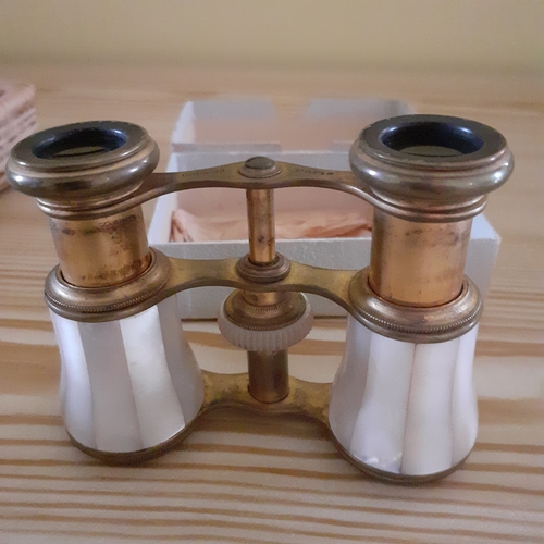 115B - Opera binoculars Colmont Paris. Great mother of pearl and brass detail. Nice example