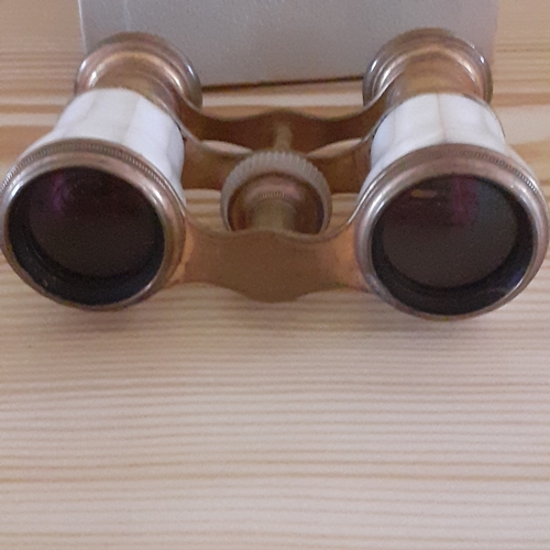 115B - Opera binoculars Colmont Paris. Great mother of pearl and brass detail. Nice example