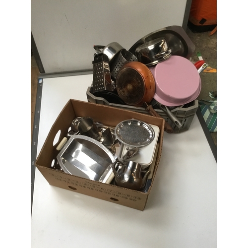 718 - Mixed Kitchen metalware inc saucepans, graters, baking trays and more