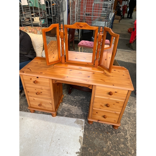 905 - Pine dressing table with drawers either side and 3 way tabletop mirror