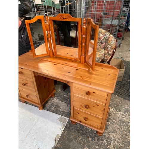 905 - Pine dressing table with drawers either side and 3 way tabletop mirror