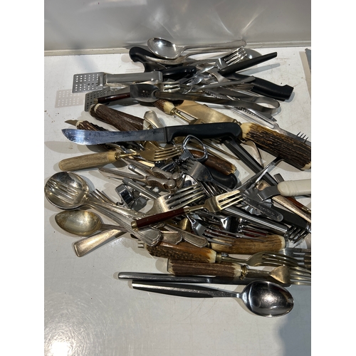 113 - Large Quantity of Cutlery