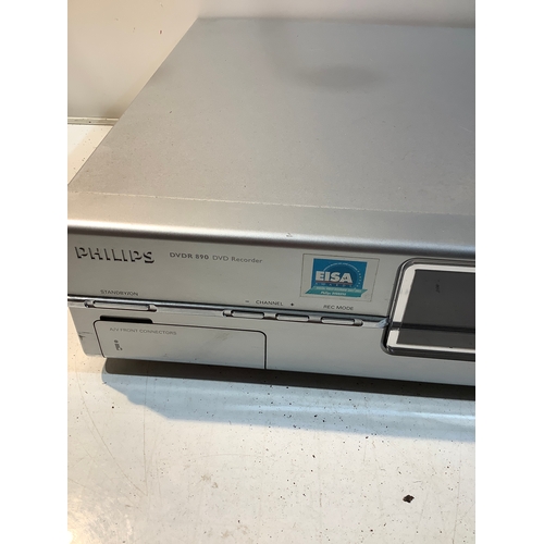 241 - Philips DVDR-890 dvd recorder