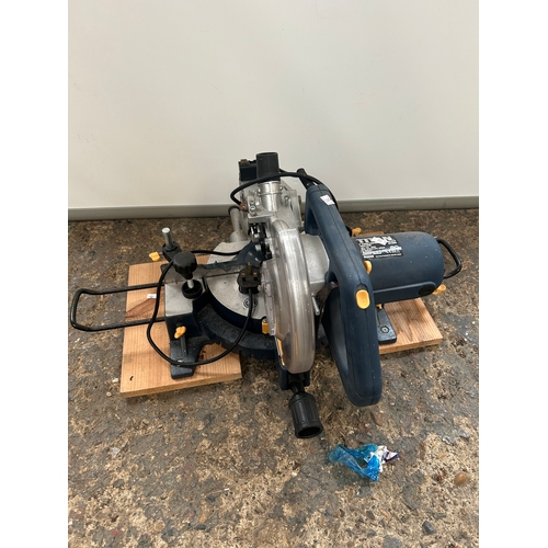 424 - Titan 8in Compound Sliding Mitre Saw