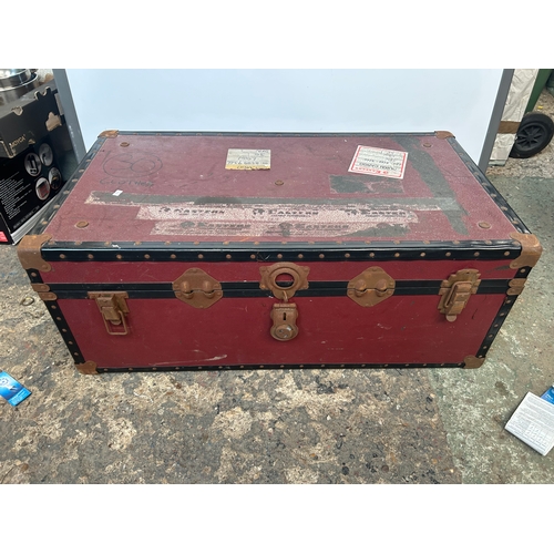 418 - Large vintage Travel Chest