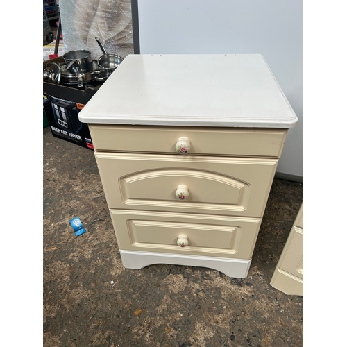 515 - Pair of Cream Bedside Cabinets