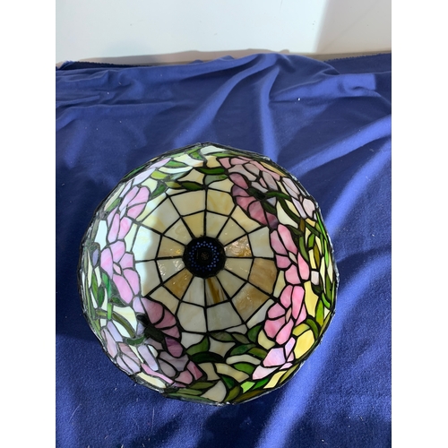 11 - Tiffany style leaded glass lamp shade in very good condition