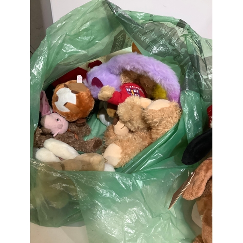 360 - Bag of soft teddies etc