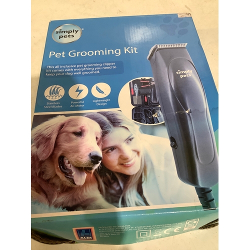 364 - Pet grooming kit