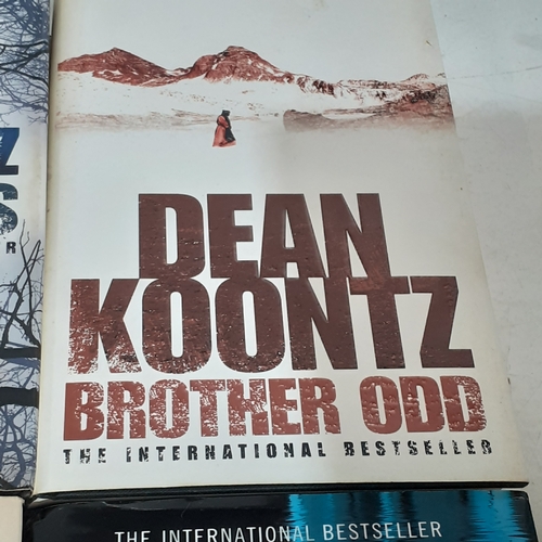 23B - 6 x Dean Koontz hardback books in good read condition.