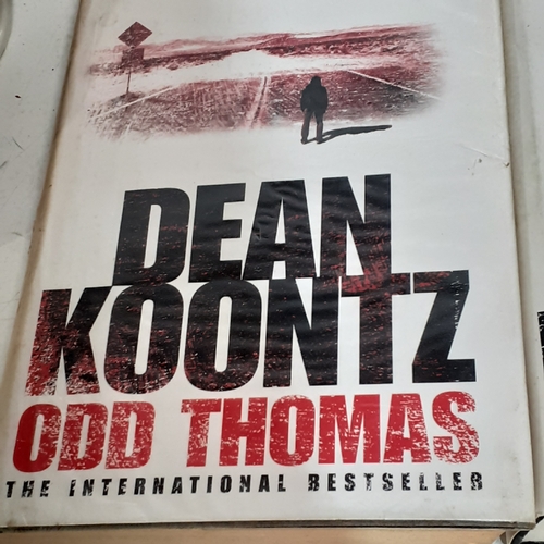 23B - 6 x Dean Koontz hardback books in good read condition.