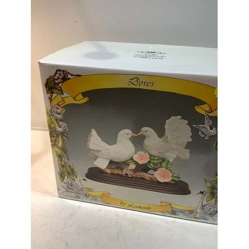 14 - The Leonardo collection Doves 1996 - excellent condition - with box