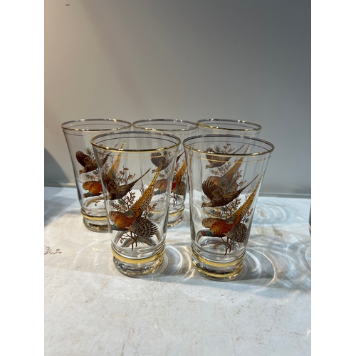 117 - Hunter themed etched glass jug and 5 glasses