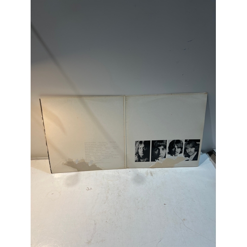 127 - The Beatles white album - PCS 7067 7068 - complete with poster and pictures