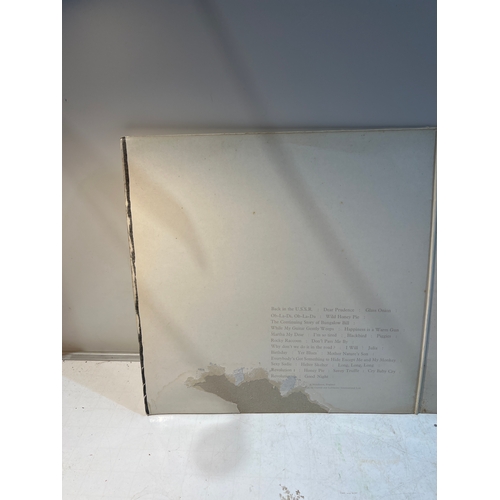 127 - The Beatles white album - PCS 7067 7068 - complete with poster and pictures