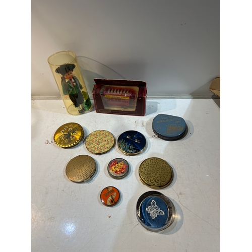 148 - Collectible lot inc compacts (inc Stratton), paperweight and die cast