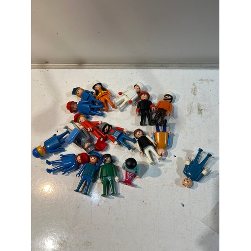 176 - Quantity of 70s & 90s geobra playmobil small figures