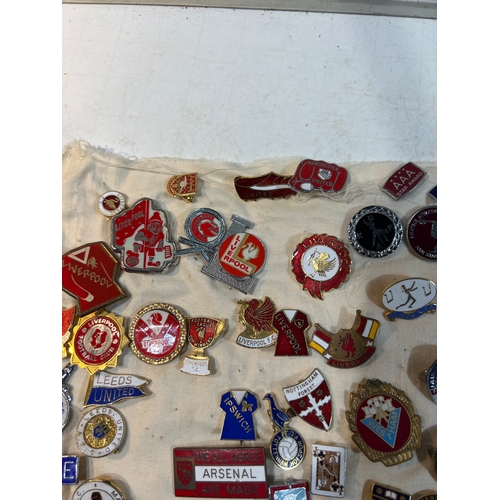 241 - Pin badge collection inc mainly football clubs - Liverpool, arsenal, Boston united, Nottingham fores... 