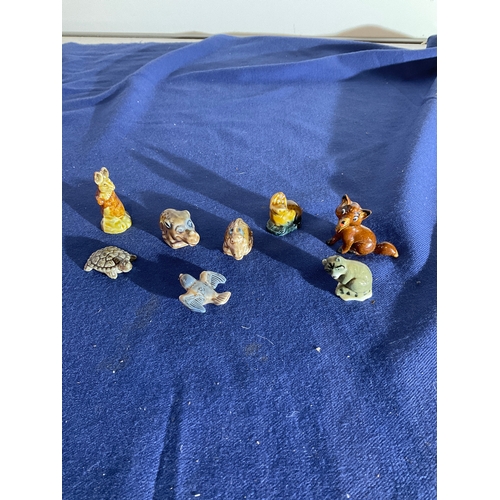 262 - Collection of 8 Wade whimsies animals and bird etc