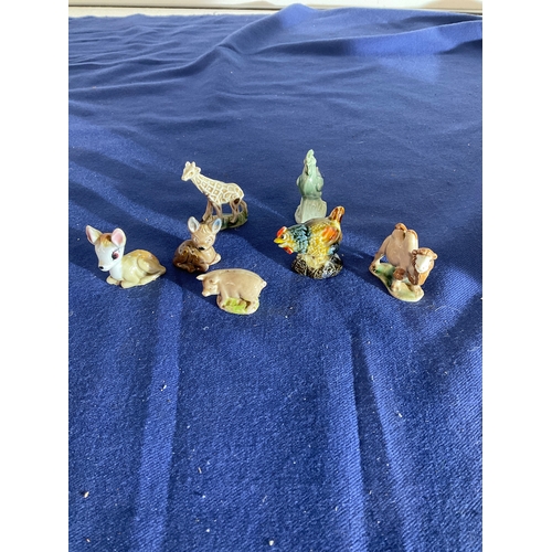 263 - 7 assorted Wade whimsies collection